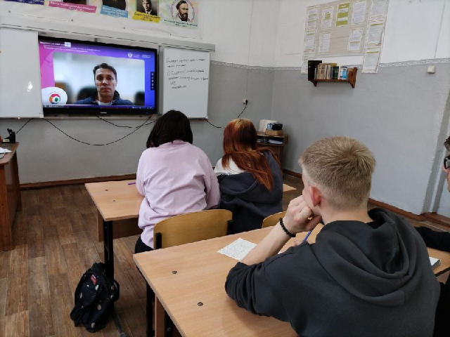 Классные часы по повышению финансовой грамотности.